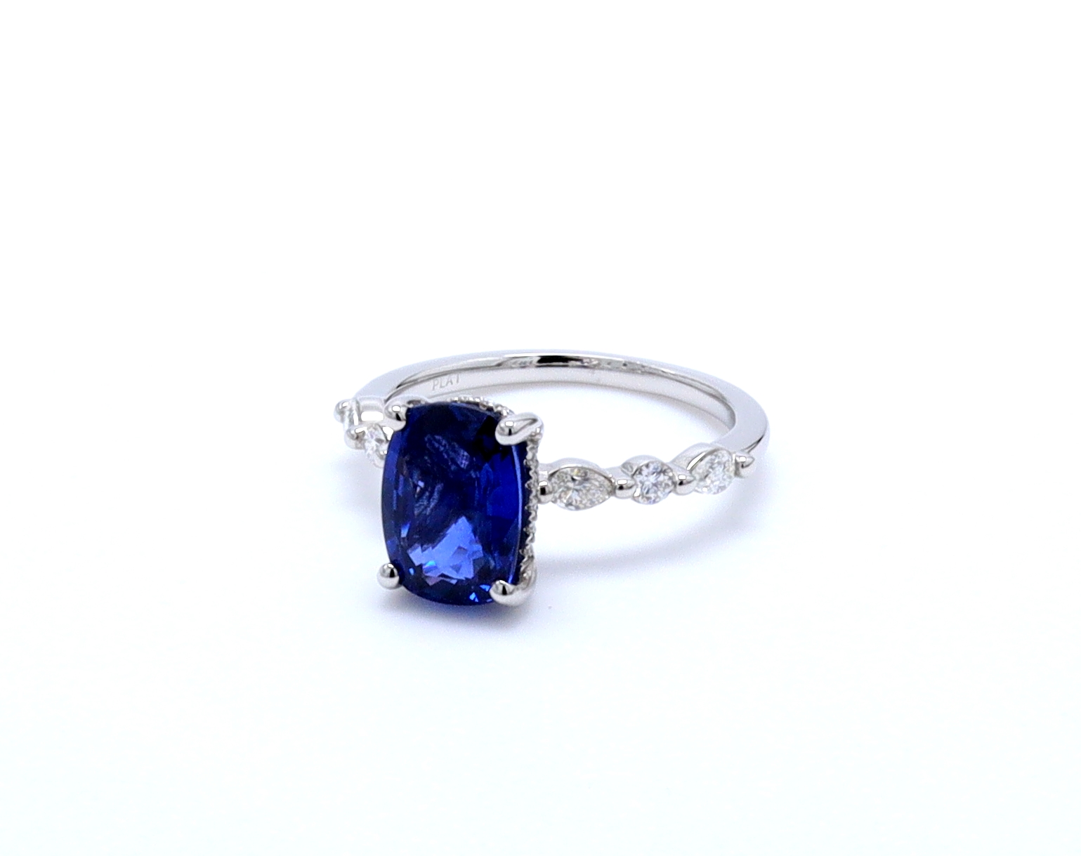 https://www.arthursjewelers.com/content/images/thumbs/Original/RF233-205406263.jpg