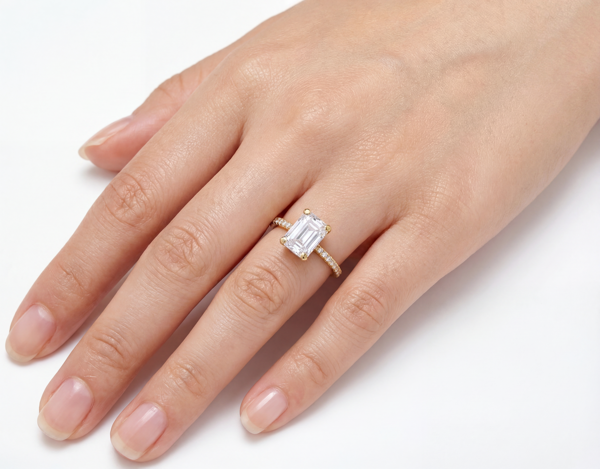 https://www.arthursjewelers.com/content/images/thumbs/Original/beec60816kj-fya-se60_5-204334892.png