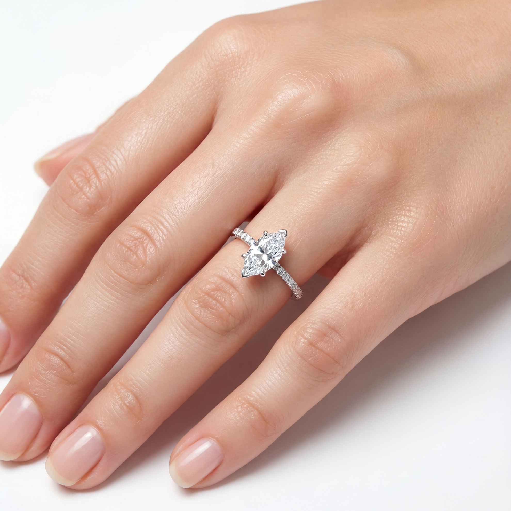 https://www.arthursjewelers.com/content/images/thumbs/Original/bemq61220ki-fwa-se60_5-204334900.png